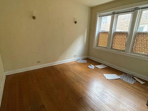 5th image of 2113 N Mozart St #1S