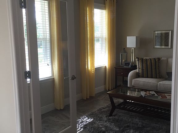 5th image of 720 Grandeur St SE