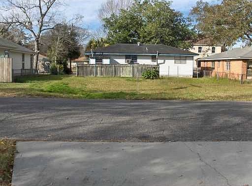 1st image of 722 N Turnbull Dr
