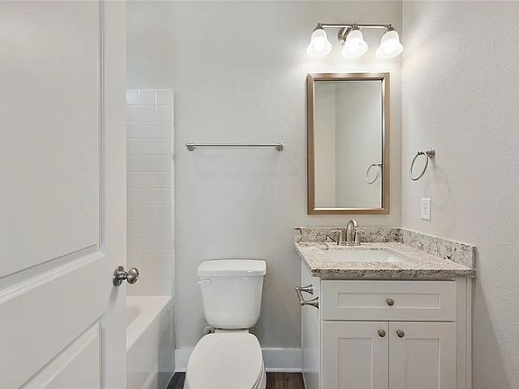 4th image of 826 Avenue A #A