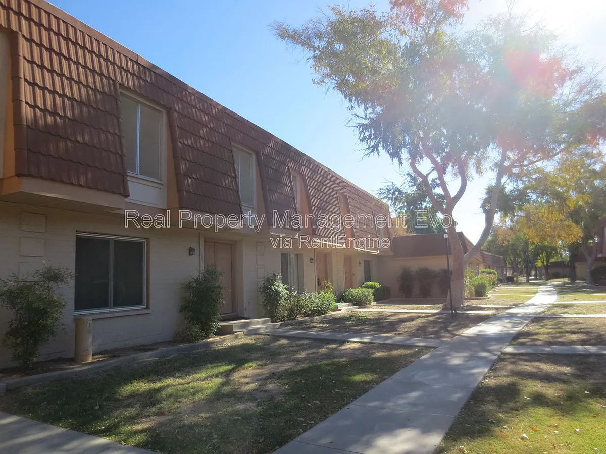 Building Photo - 4808 S Juniper St