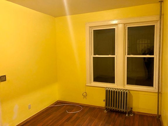 4th image of 2126 E 15th St APT 3