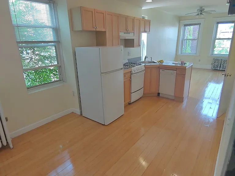 70 Joy St #15 — Photo 8