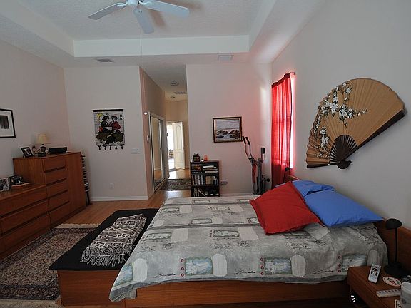3rd image of 54 London Dr
