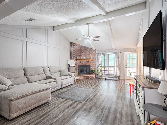 4th image of 4728 W Dengar Ave