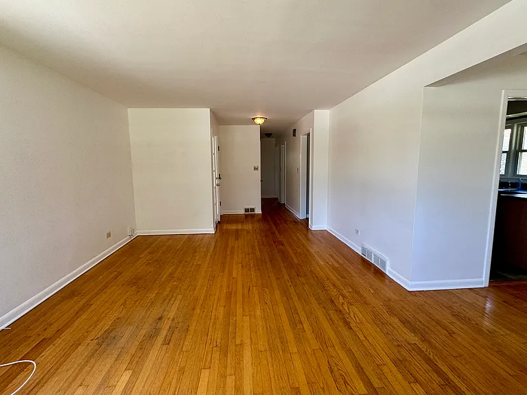 912 N Greenwood Ave — Photo 3
