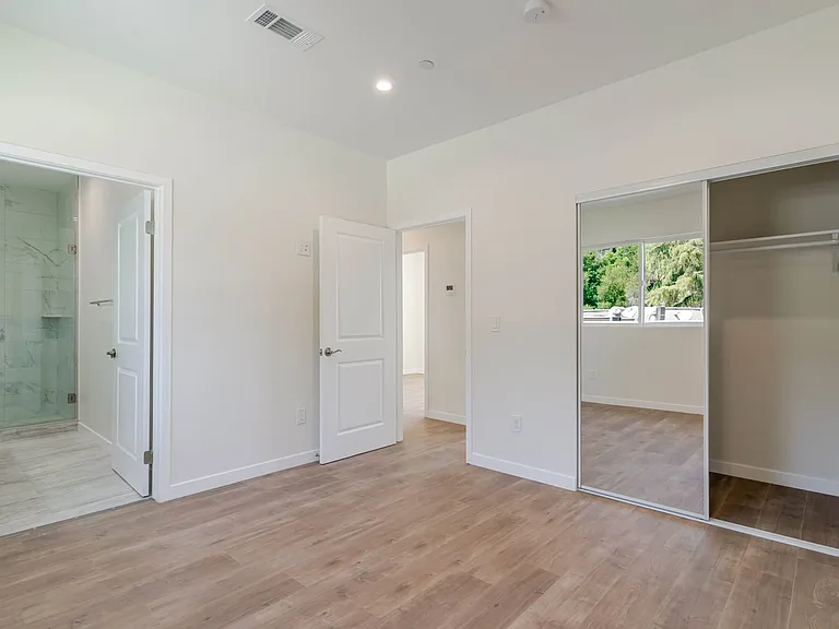 1961 Waltonia Dr #105 — Photo 16