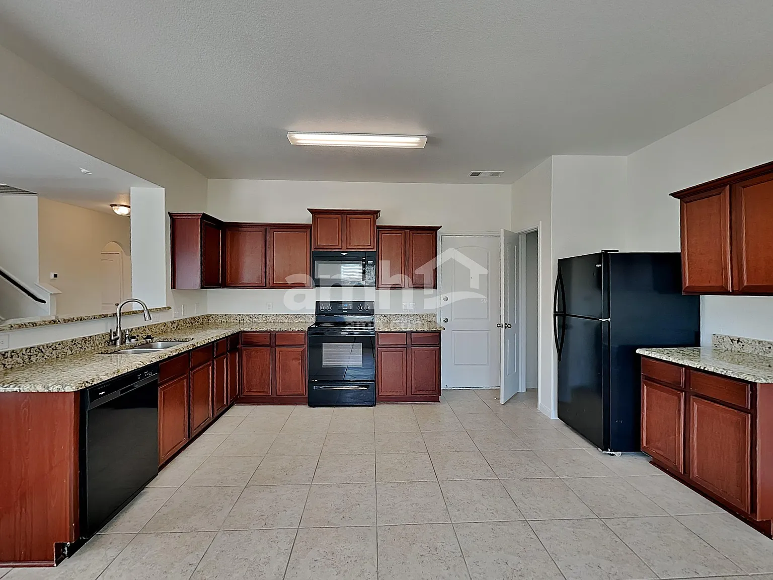 3 bed, 2.5 bath, 2050 sqft, $1,955 — Photo 3