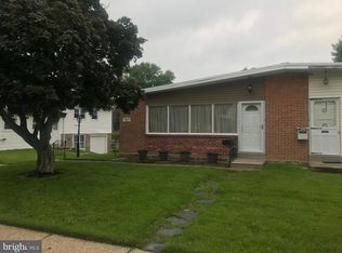 1053 Grant Ave, Philadelphia, PA 19115