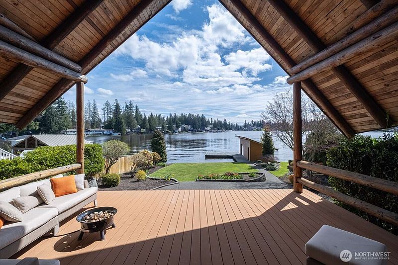 3rd image of 6358 S Island Drive
