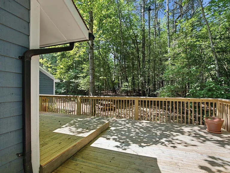 2726 Pheasant Run St — Photo 22