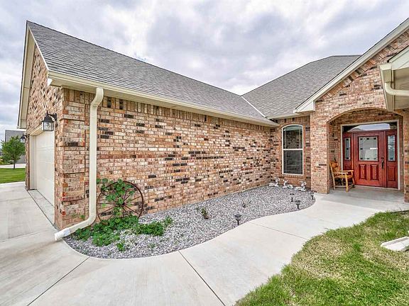 2nd image of 8397 SW Sun Valley Dr