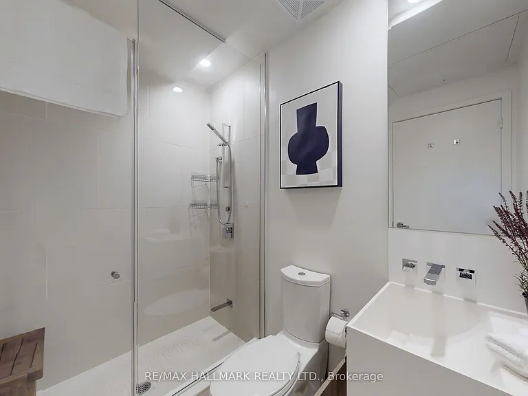 1 Bloor St E #520 — Photo 15