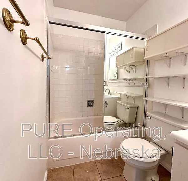 1631 N 109th Plz — Photo 47