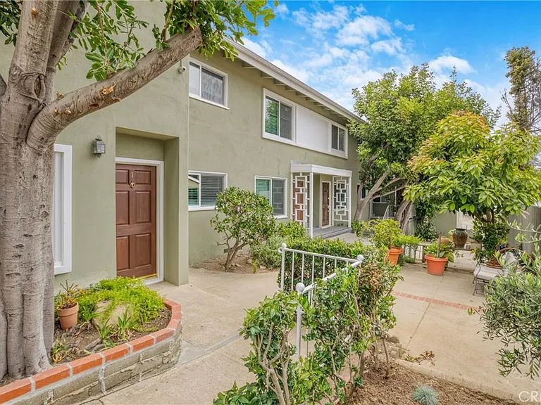 16144 W Sunset Blvd #6 — Photo 4