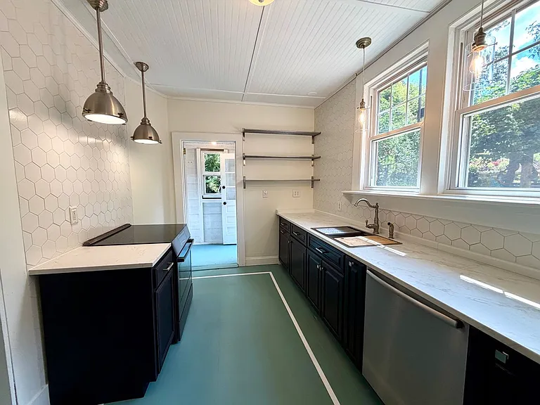 72 Buchanan Ave — Photo 16