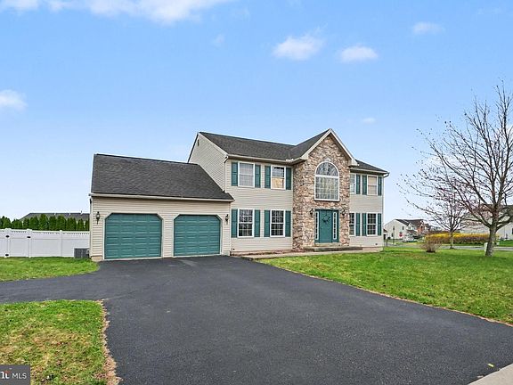 3rd image of 4983 Thornbury Cir