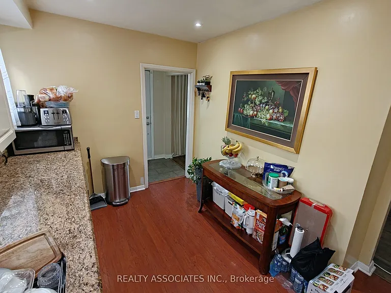 69 Cornerbrook Dr S — Photo 7