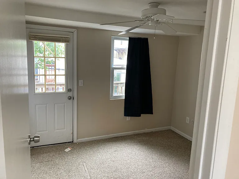 1605 Olive St — Photo 10