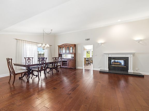4th image of 5718 Ostin Ave