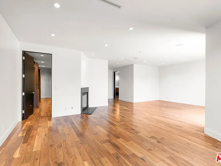 528 N Crescent Heights Blvd — Photo 18