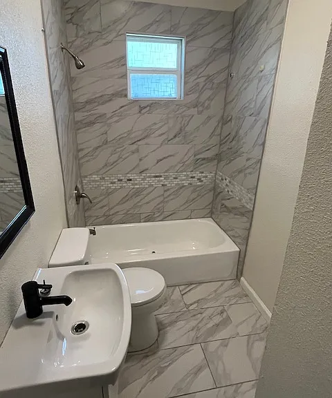 2545 Metropolitan Ave — Photo 6