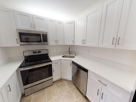3rd image of 520 Shady Pine Way APT B2