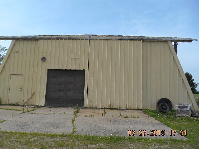 2nd image of 9492 Il Highway 89