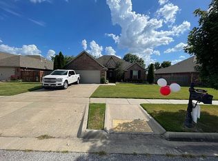 3009 W Miramar Dr, Fayetteville, AR 72704