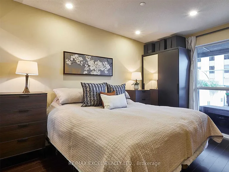 386 Yonge St #503 — Photo 20