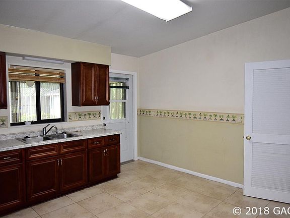 3rd image of 1515 NE 19th Ln