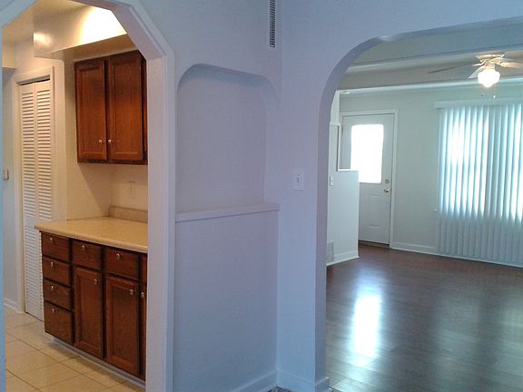 4th image of 6203 Woodward Ave
