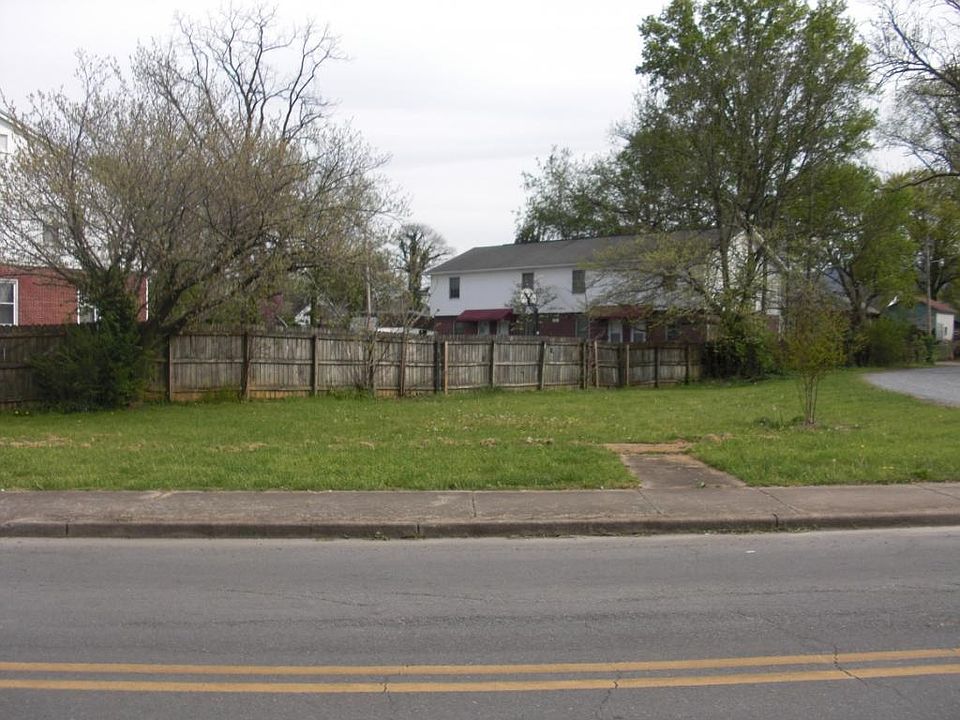 1st image of 501 Lamont St
