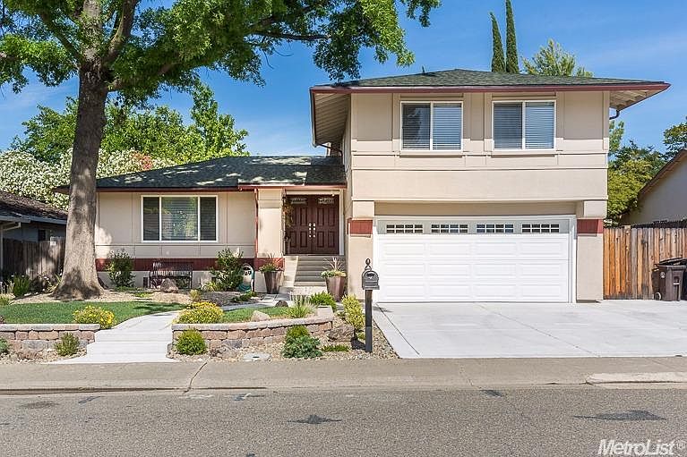 2nd image of 8227 Garry Oak Dr