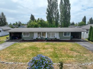 541 D St, Blaine, WA 98230
