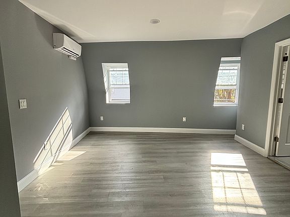 2nd image of 131 Monticello Ave