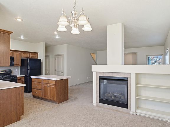5th image of 55 S Selwood Ln