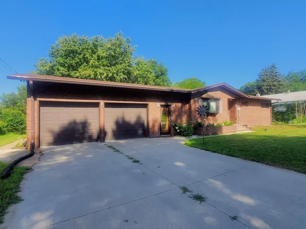 3525 Douglas St, Sioux City, IA 51104