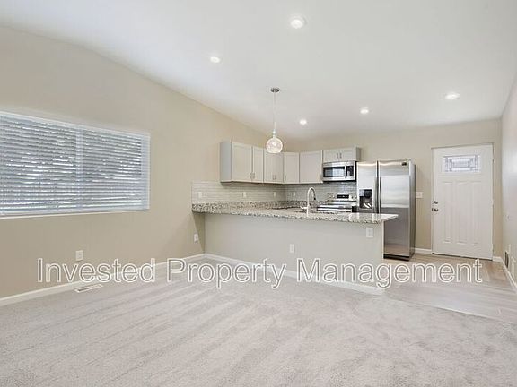 4th image of 6822 Niagara St