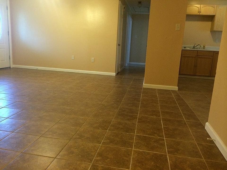 1st image of 8 Bluebell Ln