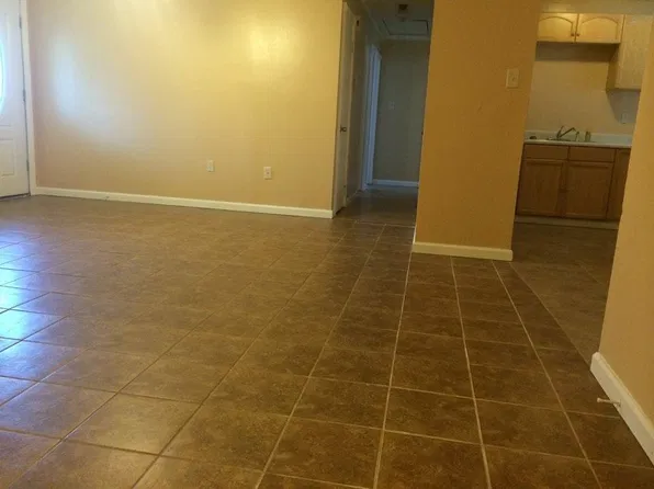 8 Bluebell Ln, Westwego, LA 70094