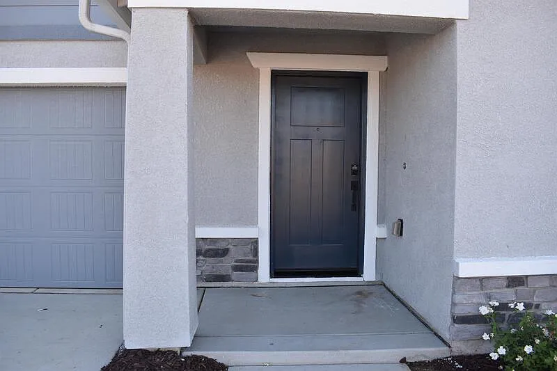4 bed, 3.0 bath, 1862 sqft, $2,350 — Photo 4