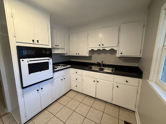 3rd image of 211 Rasch Rd