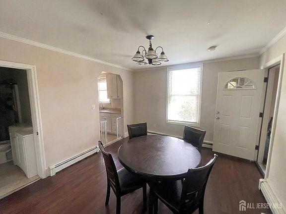 2nd image of 173 Clinton St