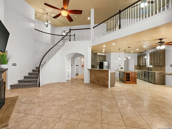 3rd image of 2611 Caravan Circle