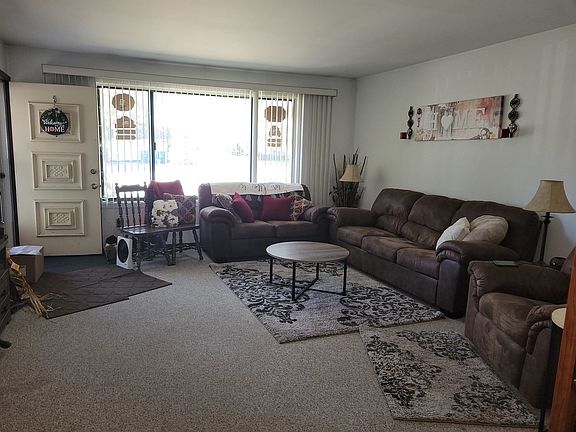 3rd image of 870-872 Heritage Dr