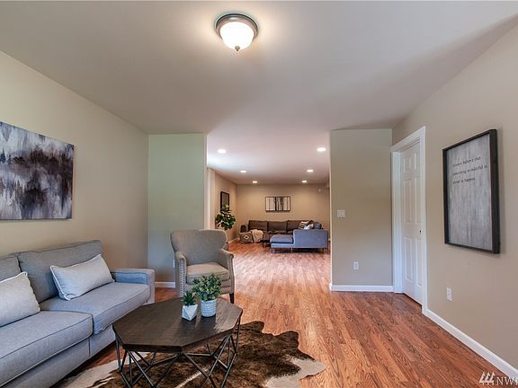3rd image of 10106 38th Pl SE