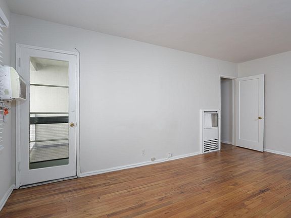 3rd image of 11218 Morrison St APT 5