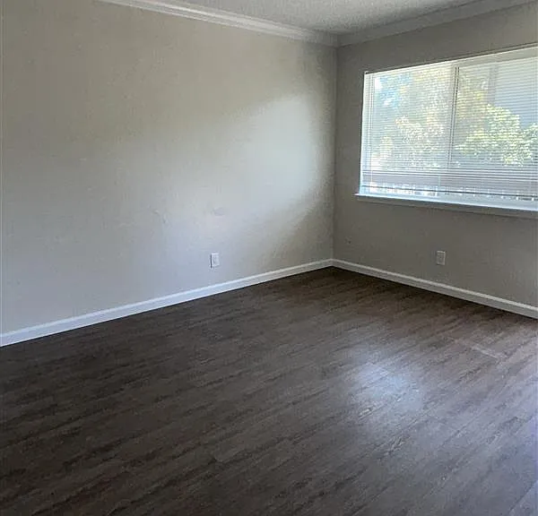 1710 Lincoln Ave #8 — Photo 1