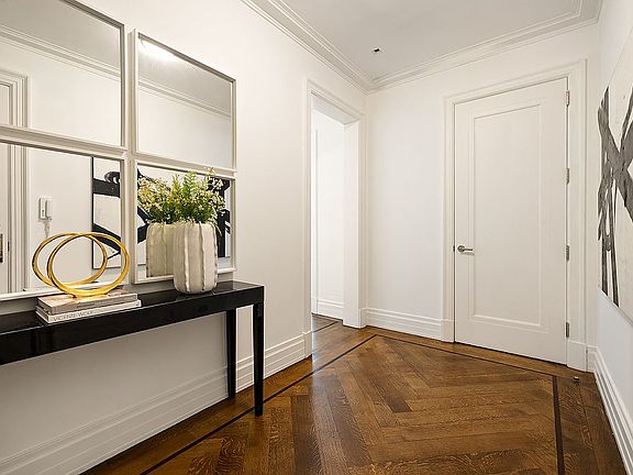 4th image of 235 W 75th St #201